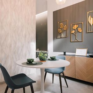 Apulian Tree - Luxury Central Apartment With Balcony - Bari